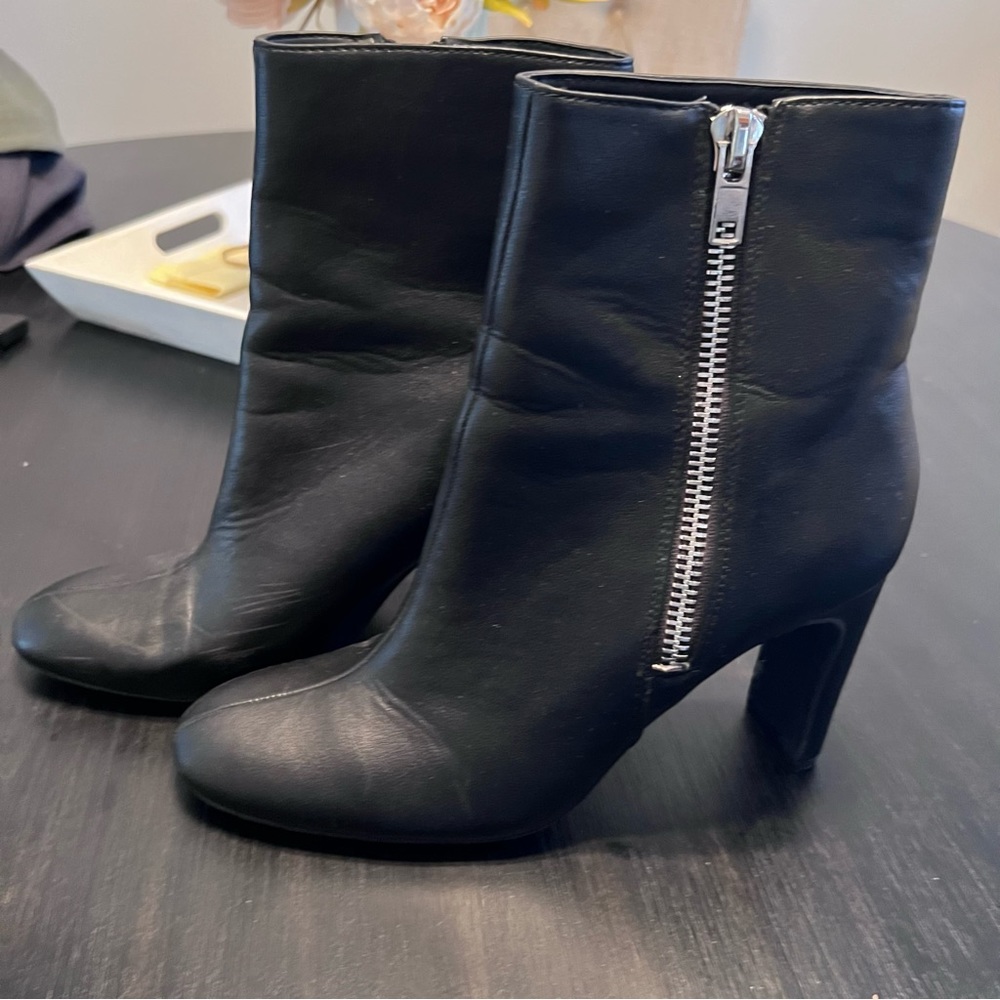 Black zip 3 inch heel